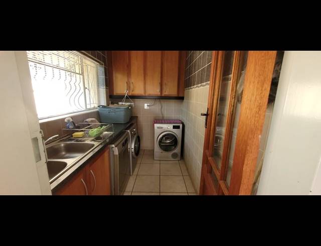 4 BEDROOM HOUSE FOR SALE IN GLENVISTA